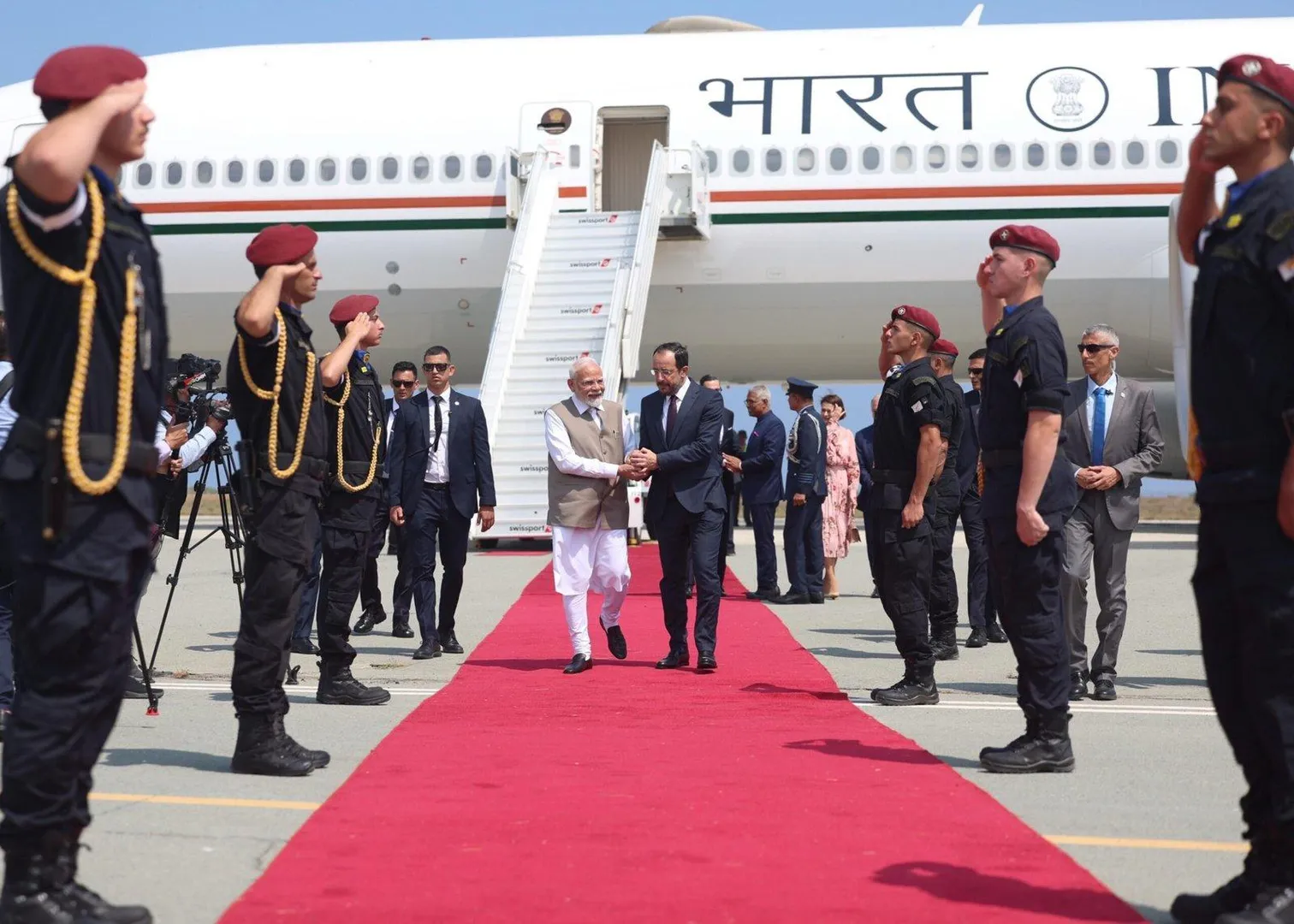 pm-modi-cyprus-visit-indian-community-trade-talks
