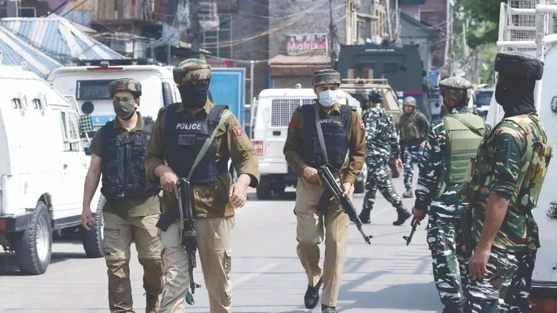 उधमपुर में आतंकियों के खिलाफ सुरक्षाबलों का सर्च ऑपरेशन तेज़: बसंतगढ़ इलाके में मुठभेड़ जारी, आतंकियों को घेरा गया