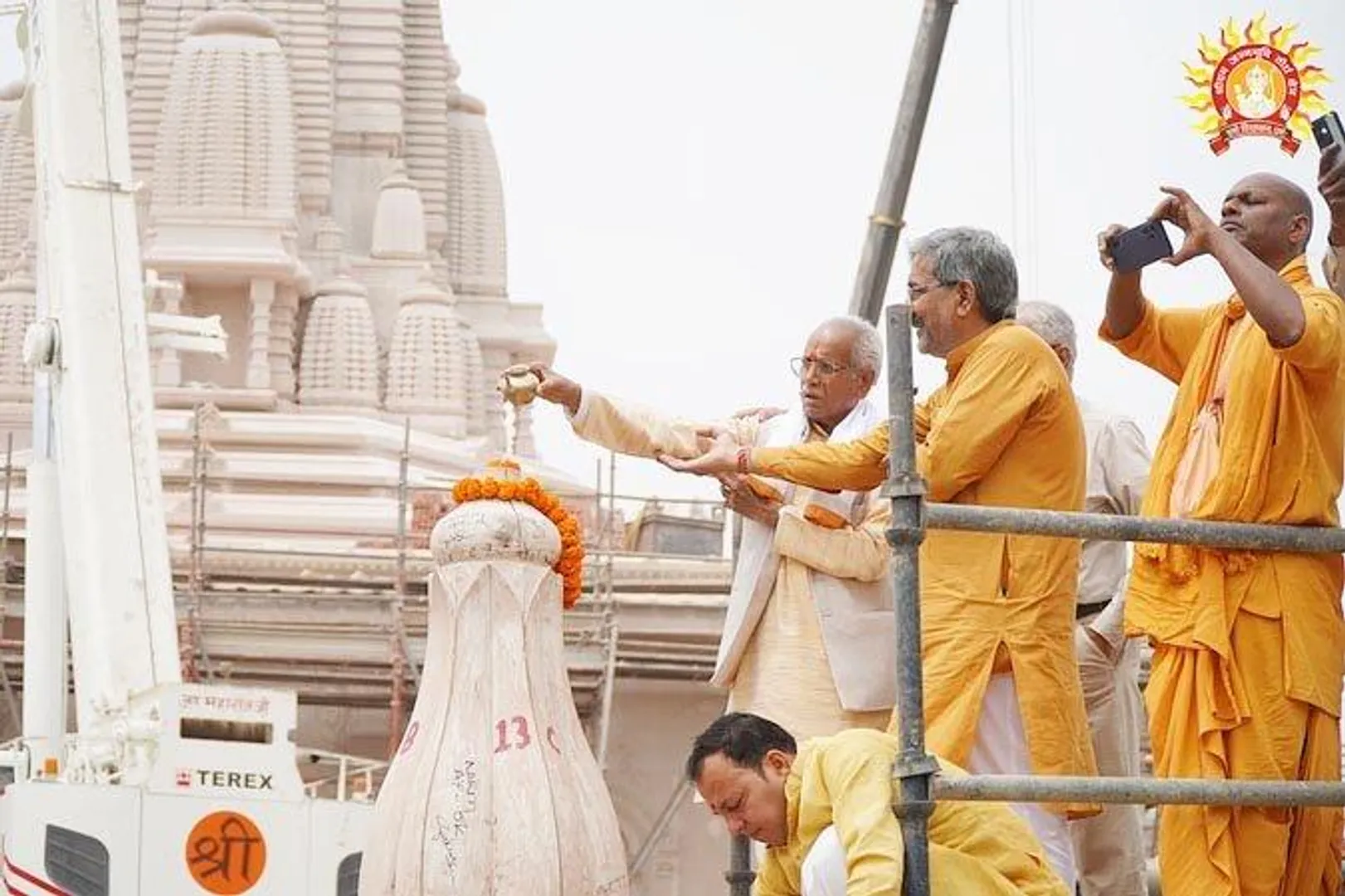 अयोध्या में राजा राम दरबार की प्राण प्रतिष्ठा की तैयारी अंतिम चरण में, चंपत राय ने दी स्पष्ट हिदायत—बिना निमंत्रण ना आएं