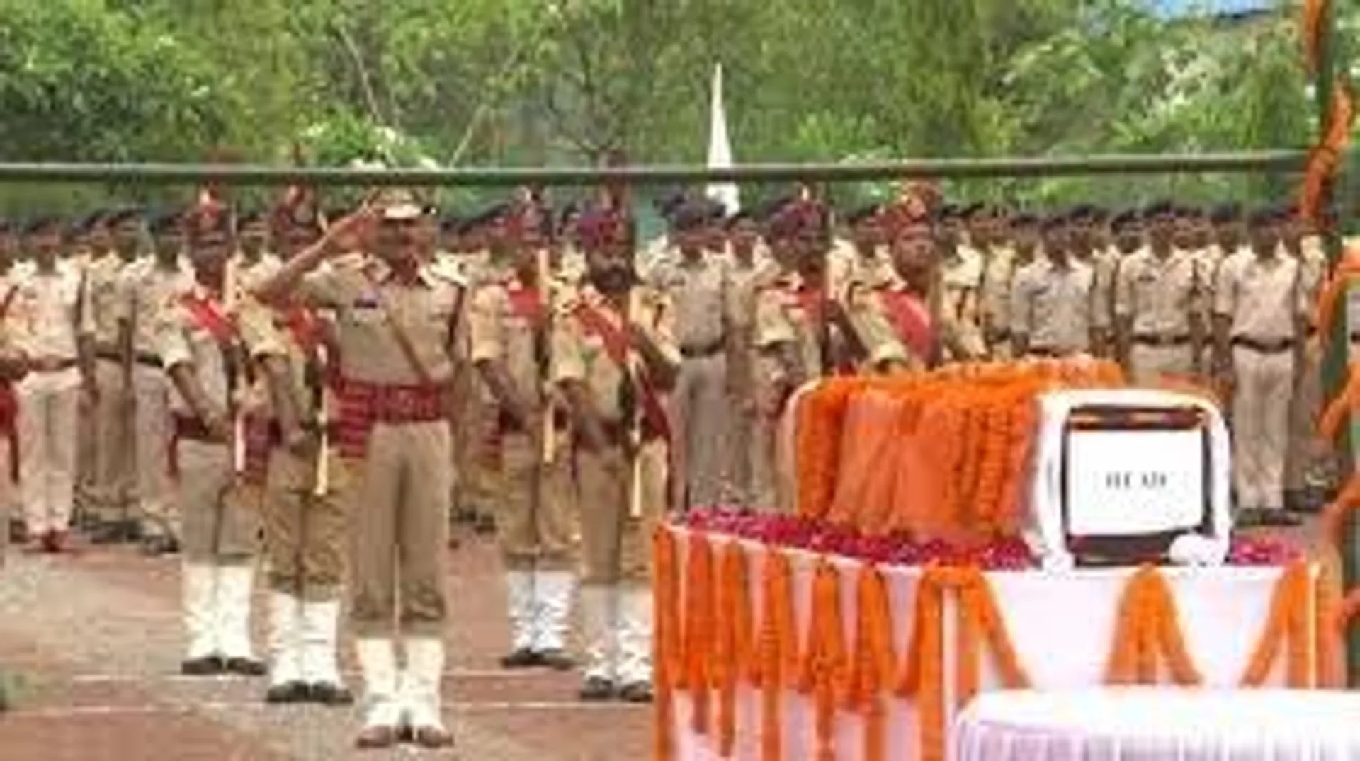 asp-aakash-giripunje-funeral-tribute-raipur-sukma