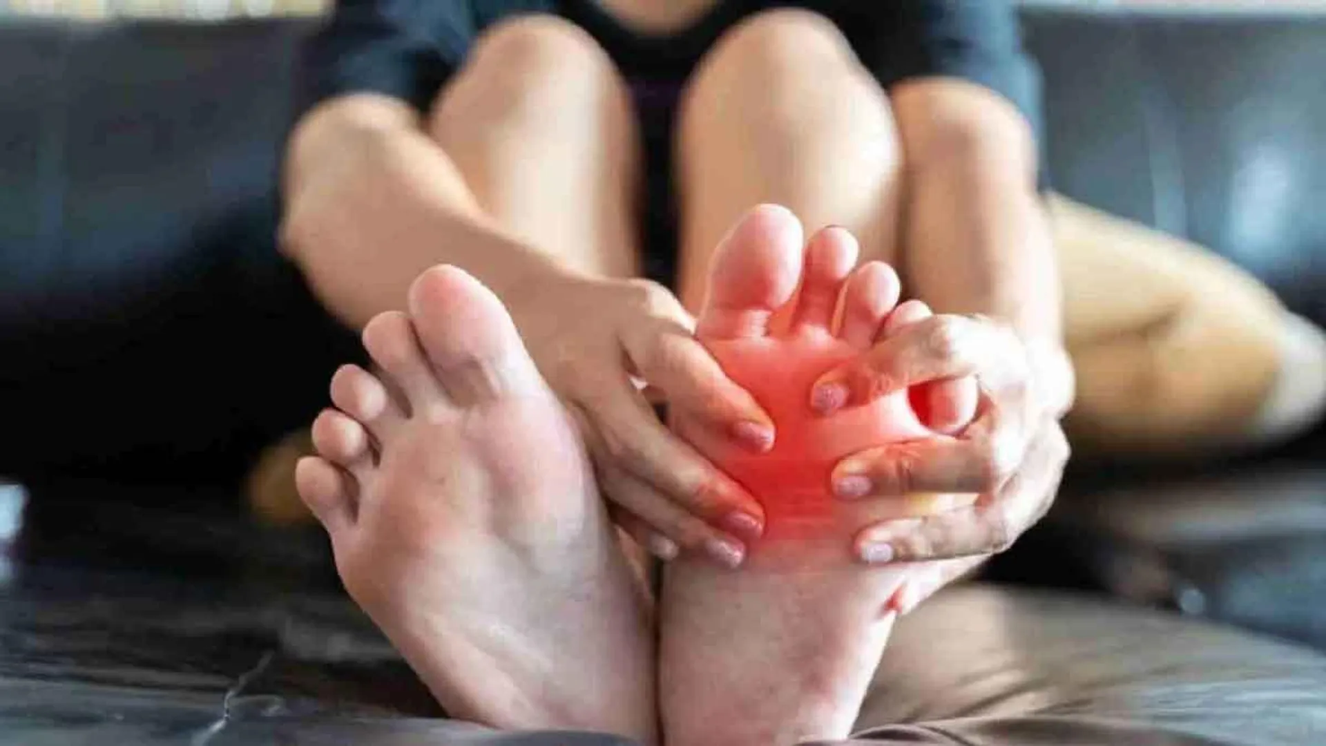 बढ़ा यूरिक एसिड बन रहा जोड़ों के दर्द की वजह? अपनाएं ये आसान उपाय, मिलेगा स्थायी आराम