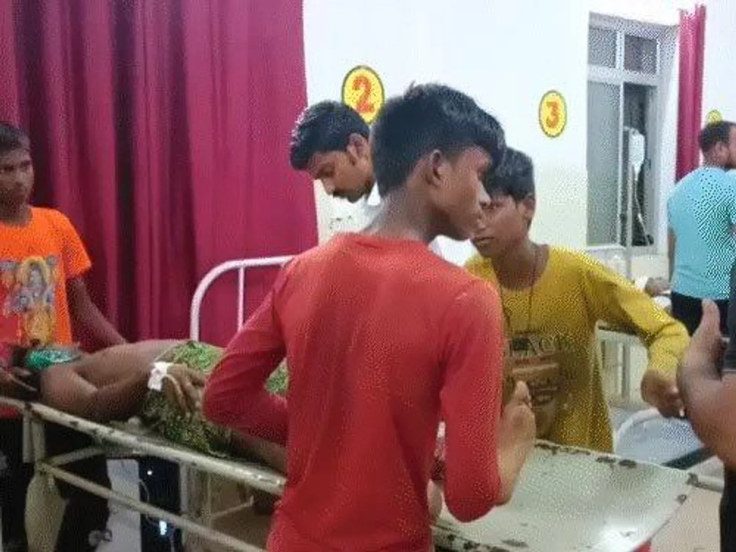 औसानेश्वर मंदिर में करंट से मची भगदड़: दो श्रद्धालुओं की मौत, 29 घायल; प्रशासन की लापरवाही उजागर