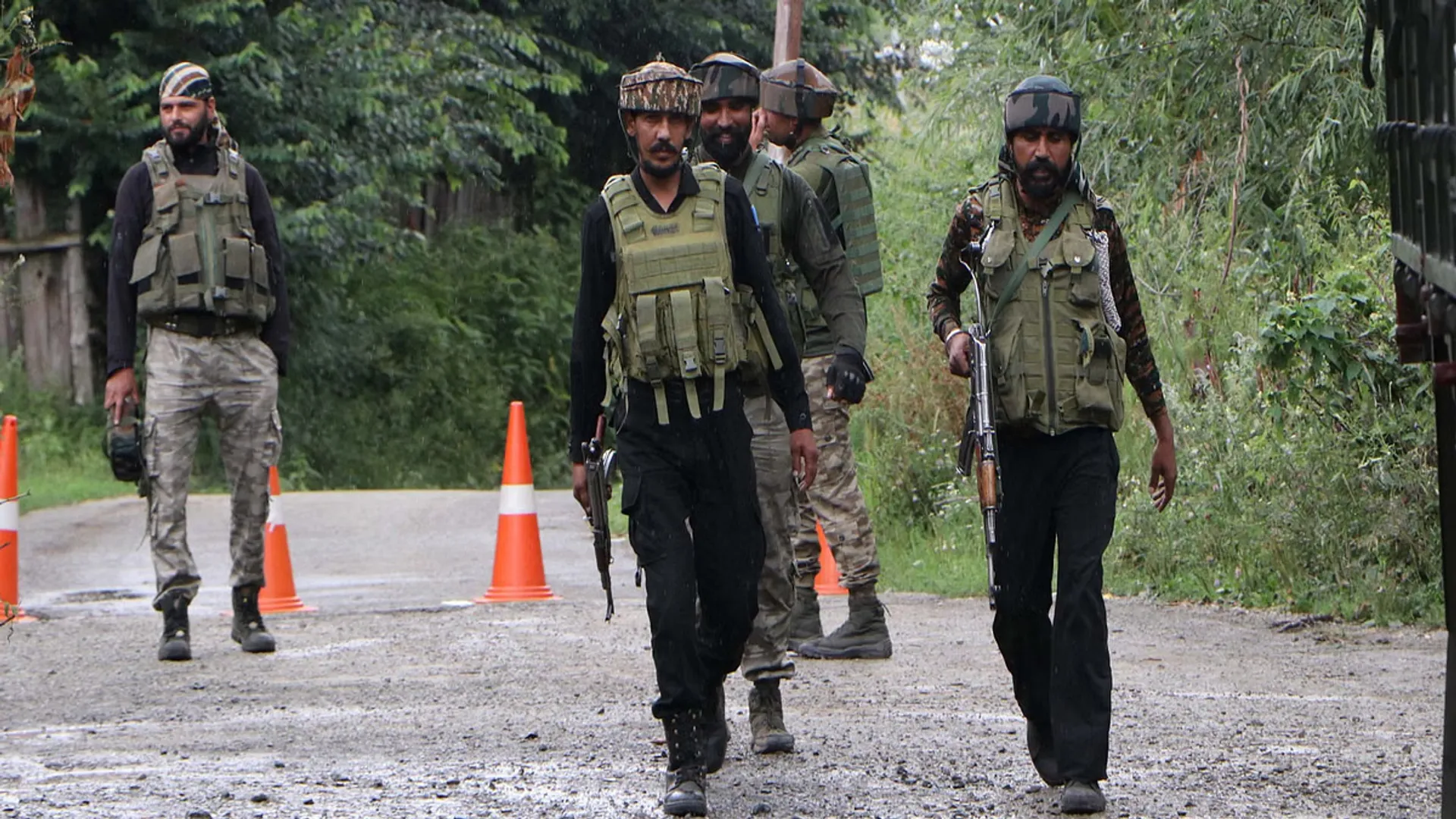 encounter-continues-loc-poonch-militants-killed