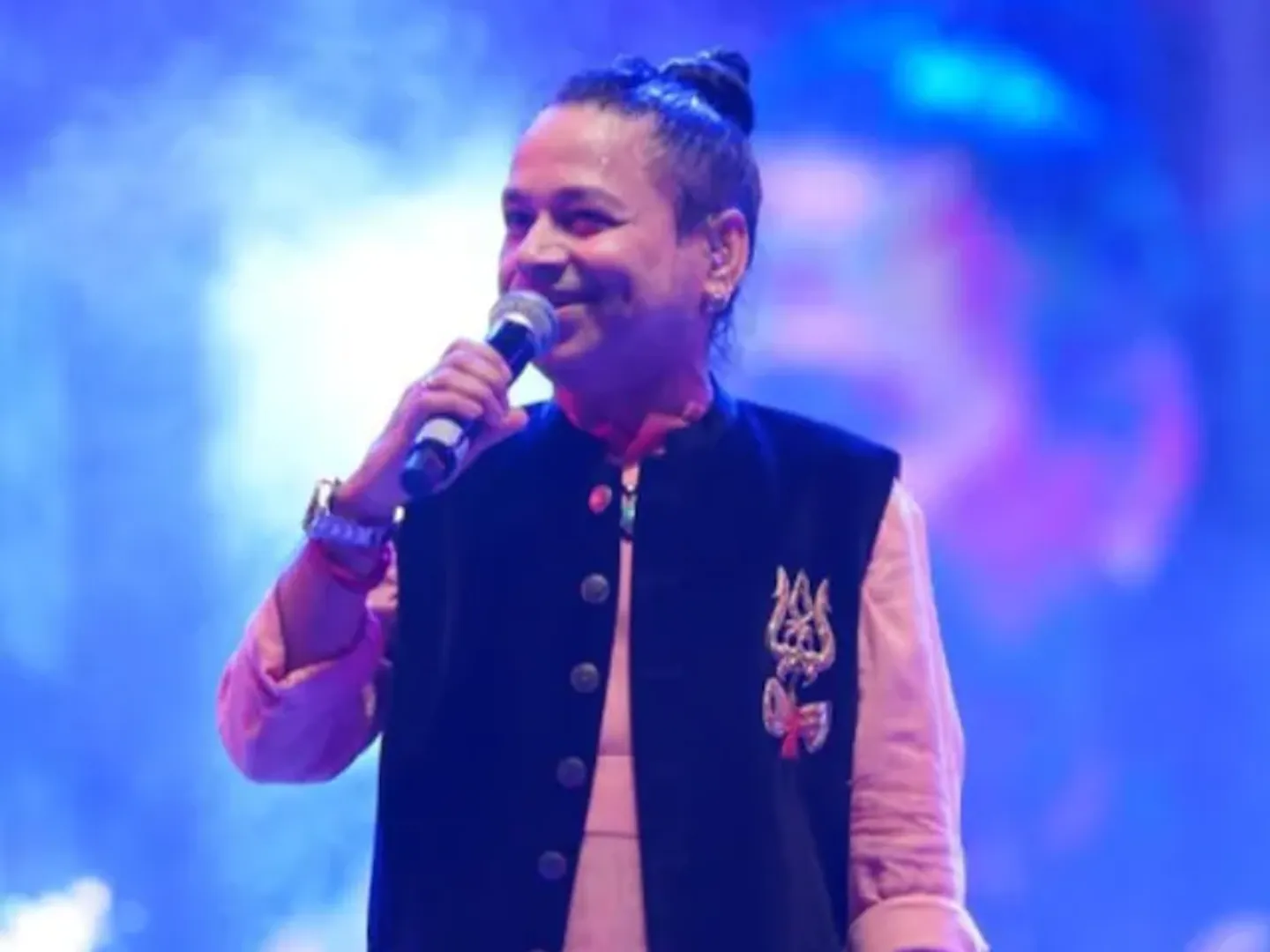 kailash-kher-life-struggles-to-success-story
