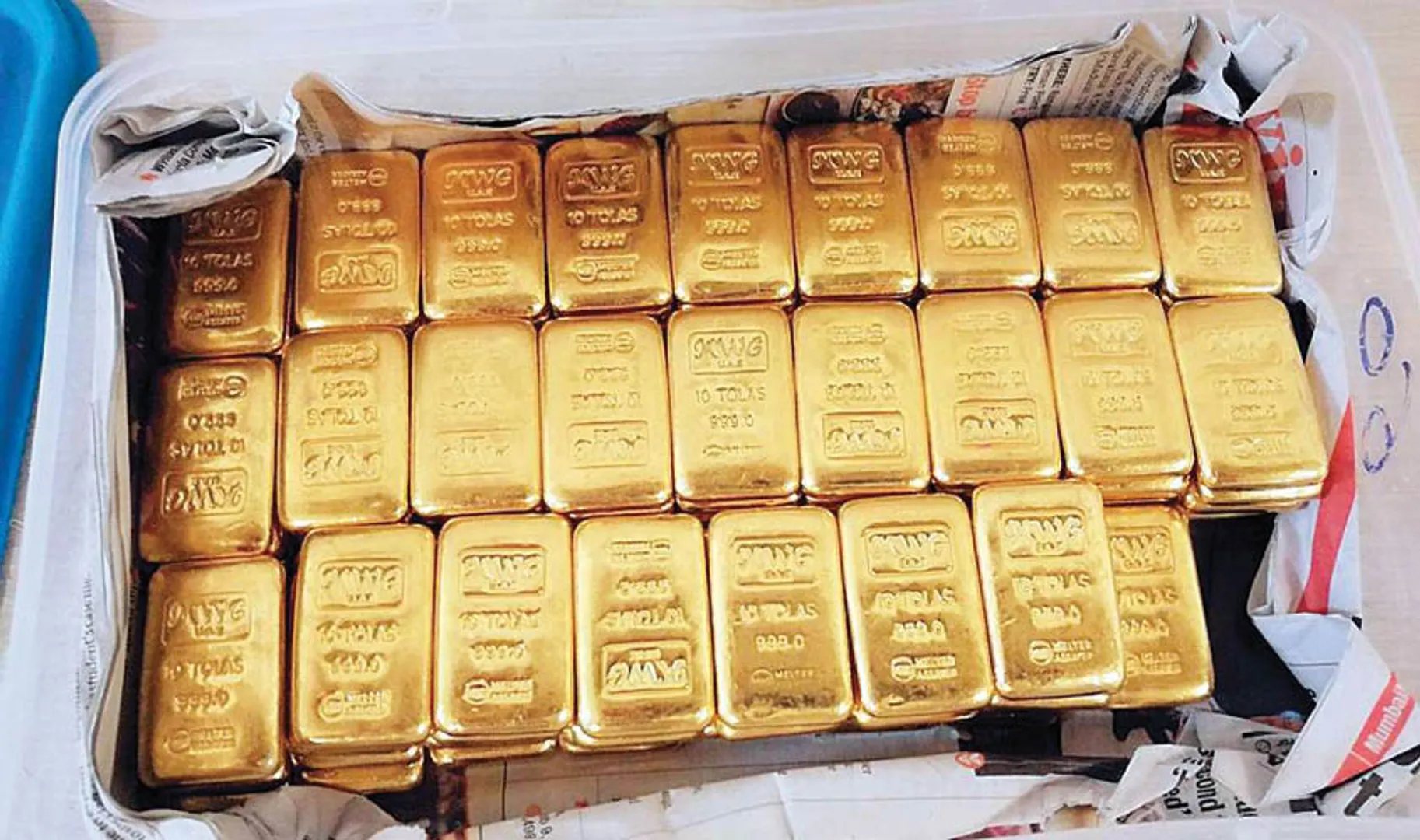 gold-smuggling-seized-amritsar-airport-1-crore