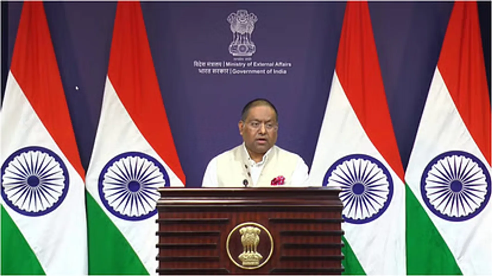 1563-indians-deported-from-usa-foreign-ministry-warning