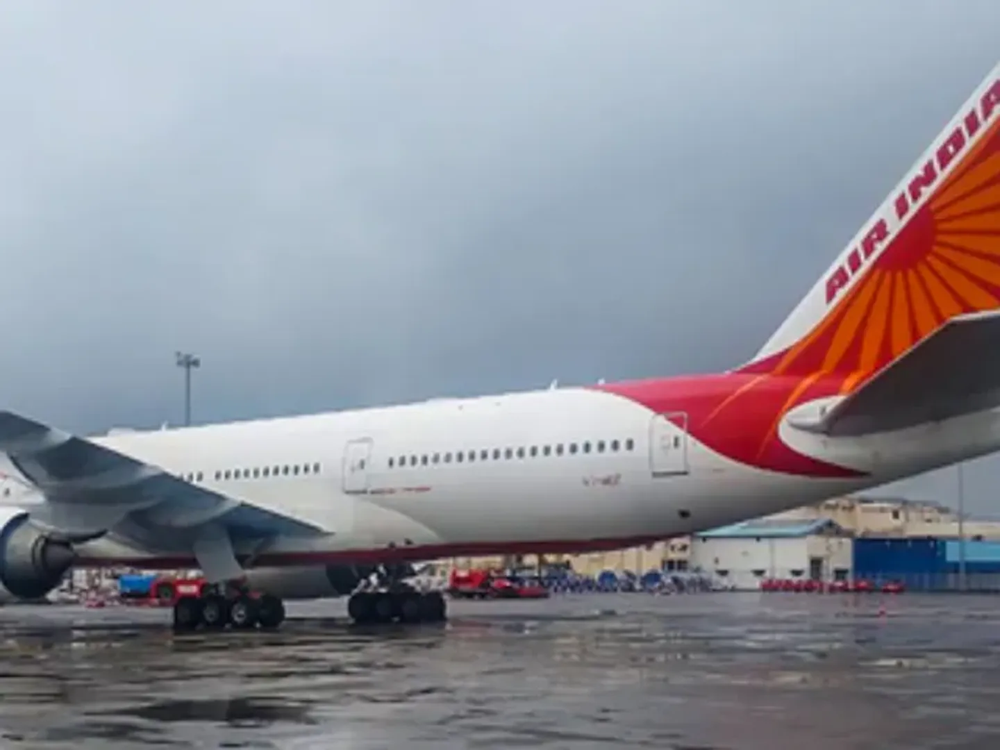 air-india-plane-skids-mumbai-runway-rain