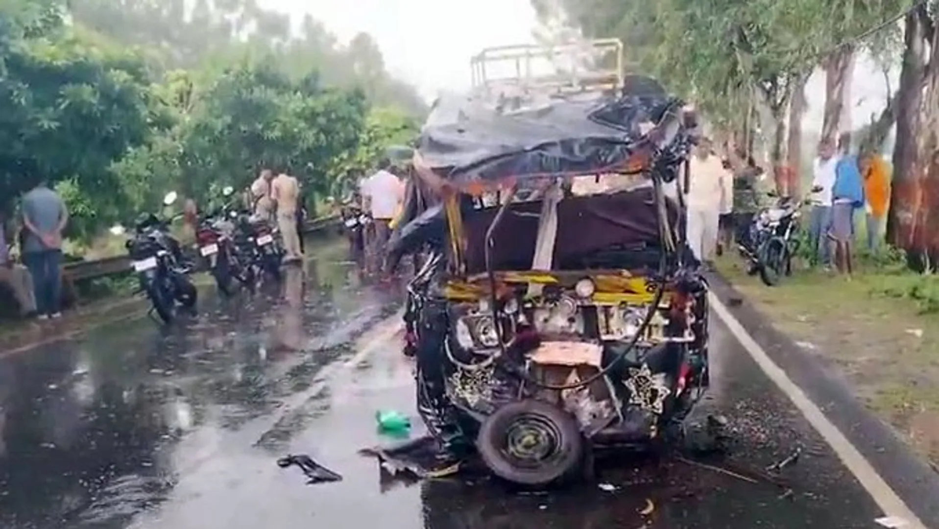 patna-road-accident-10-dead-truck-tempo-collision