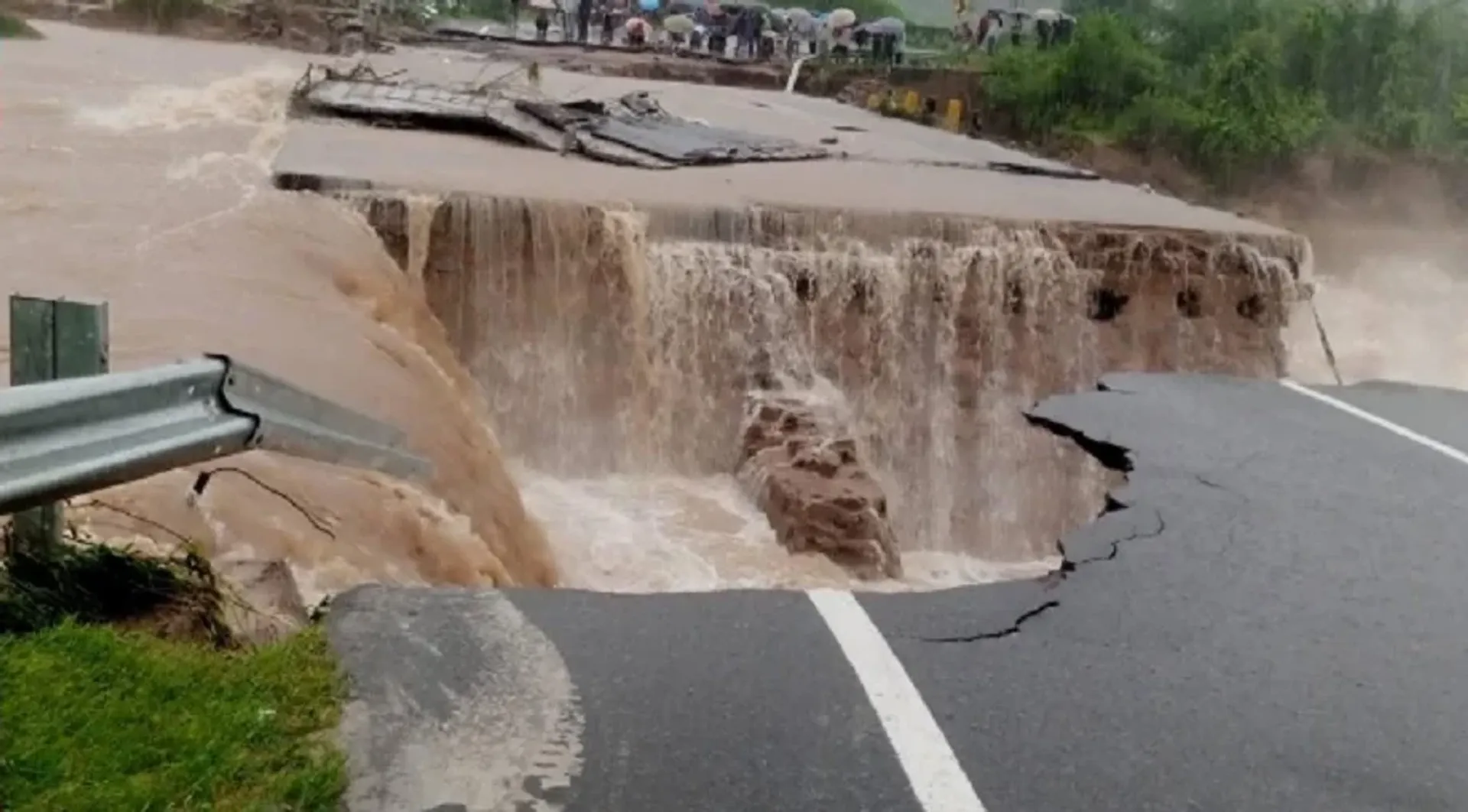 rajasthan-rain-sawai-madhopur-dam-overflow-ground-collapse