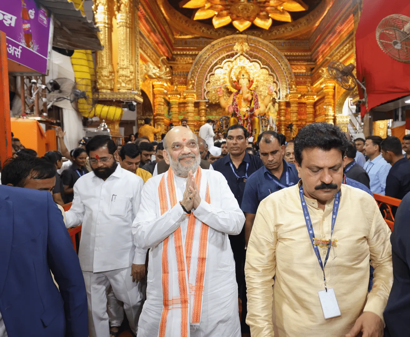 amit-shah-lalbaugcha-raja-darshan-ganeshotsav-mumbai