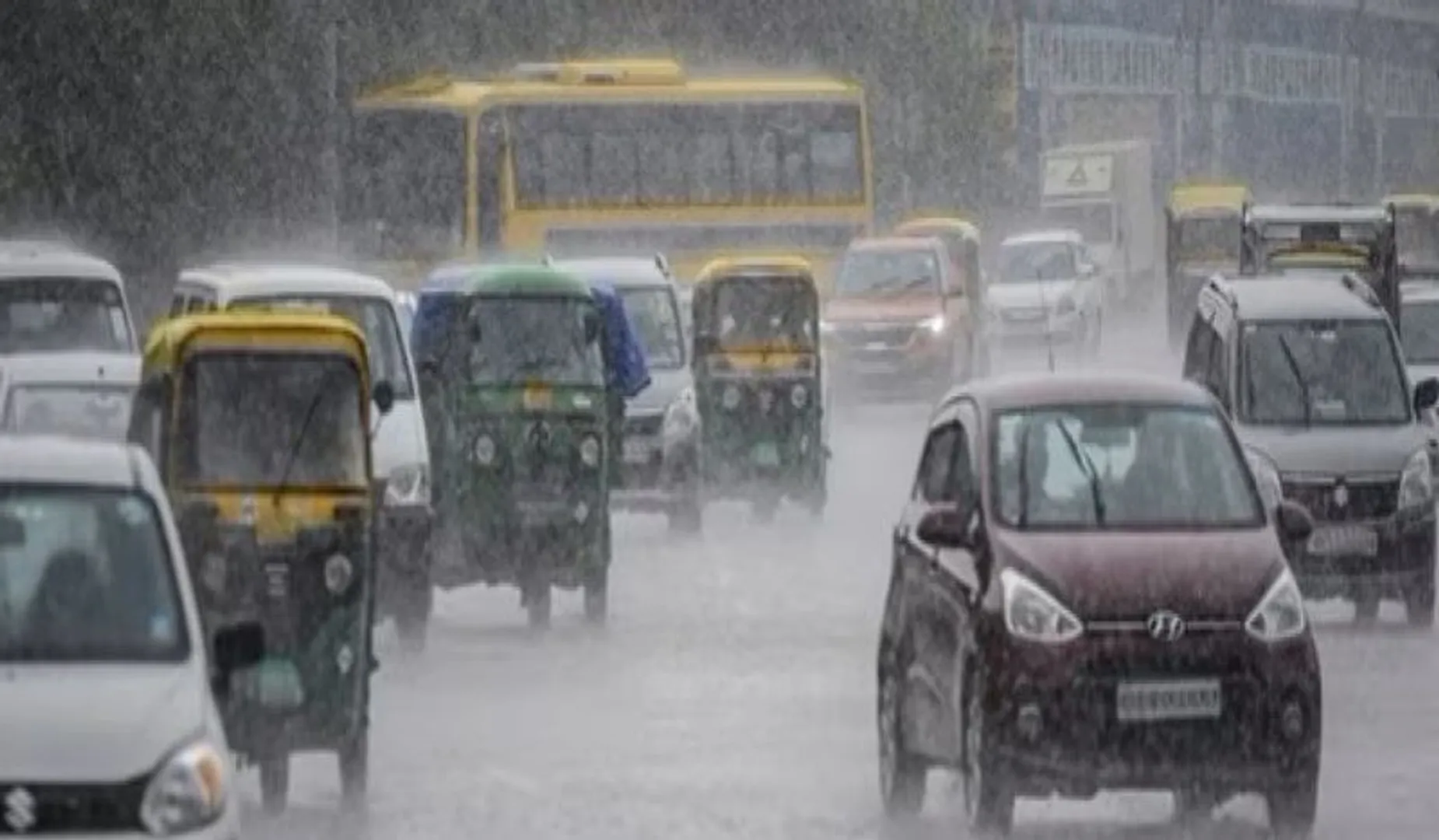 delhi-rain-rakshabandhan-waterlogging-traffic-jam