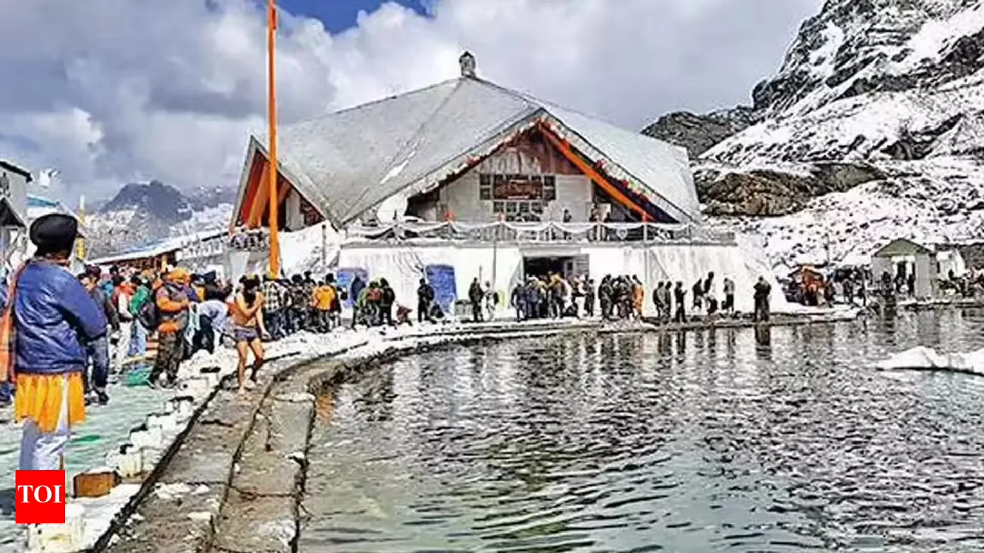 badrinath-hemkund-yatra-halted-due-to-heavy-rain
