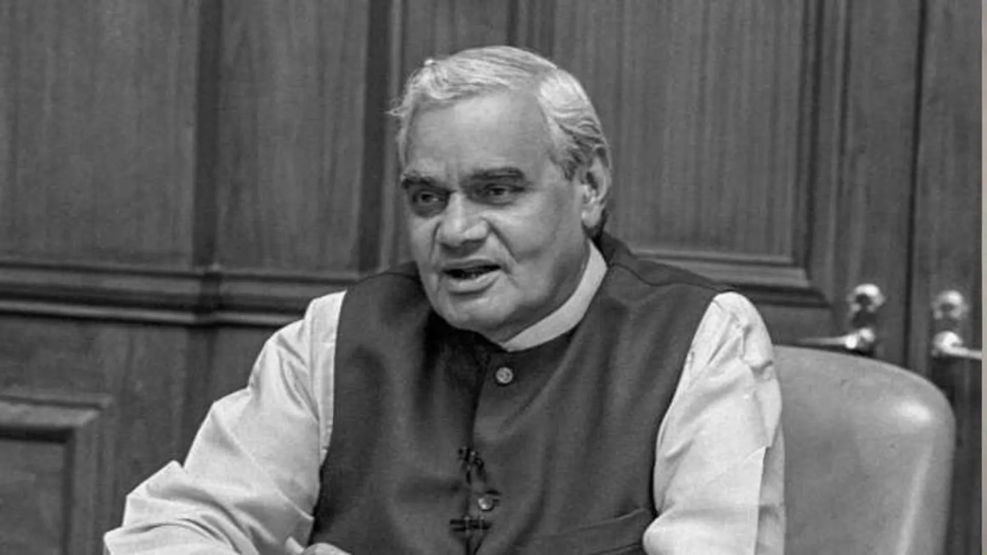 atal-bihari-vajpayee-death-anniversary-achievements-life-journey