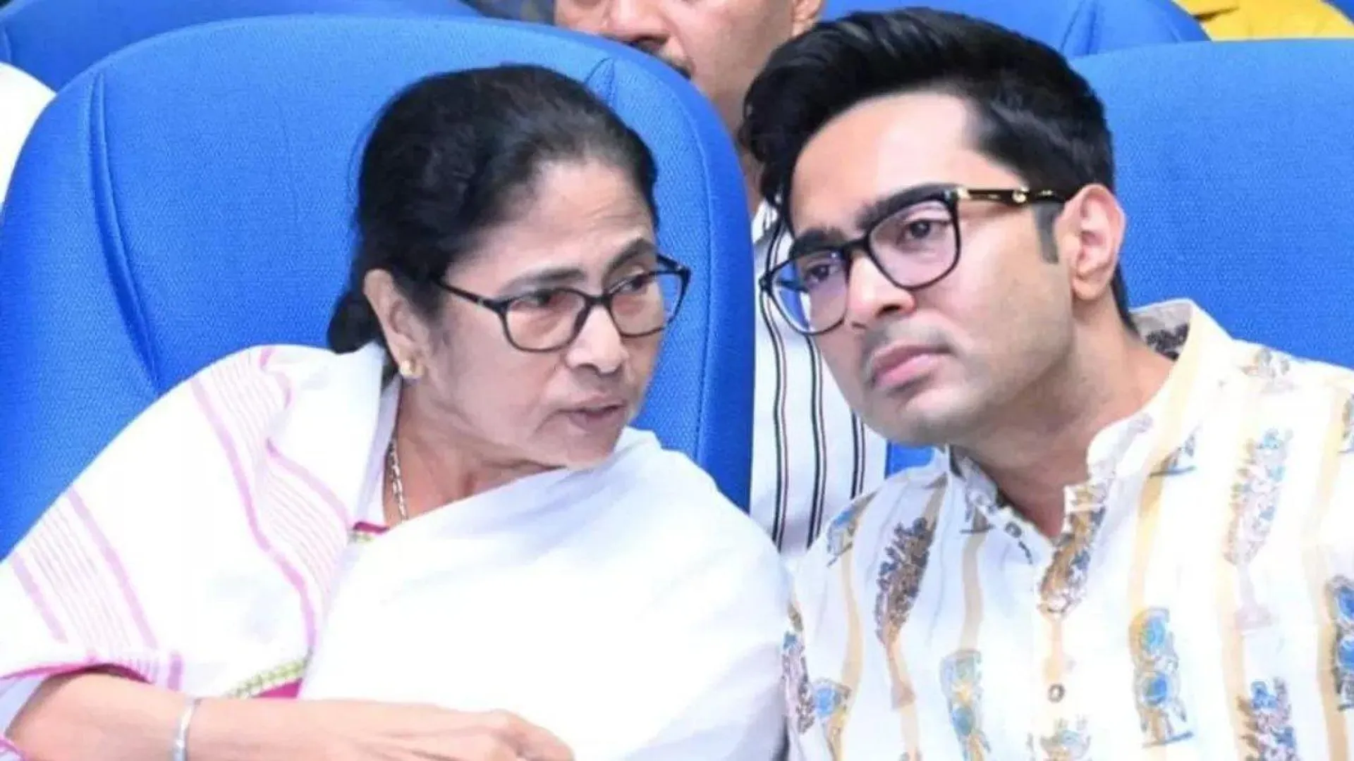 टीएमसी में बदलाव की कोशिशों से बढ़ी कलह, ममता-अभिषेक की जोड़ी पर उठा सवाल