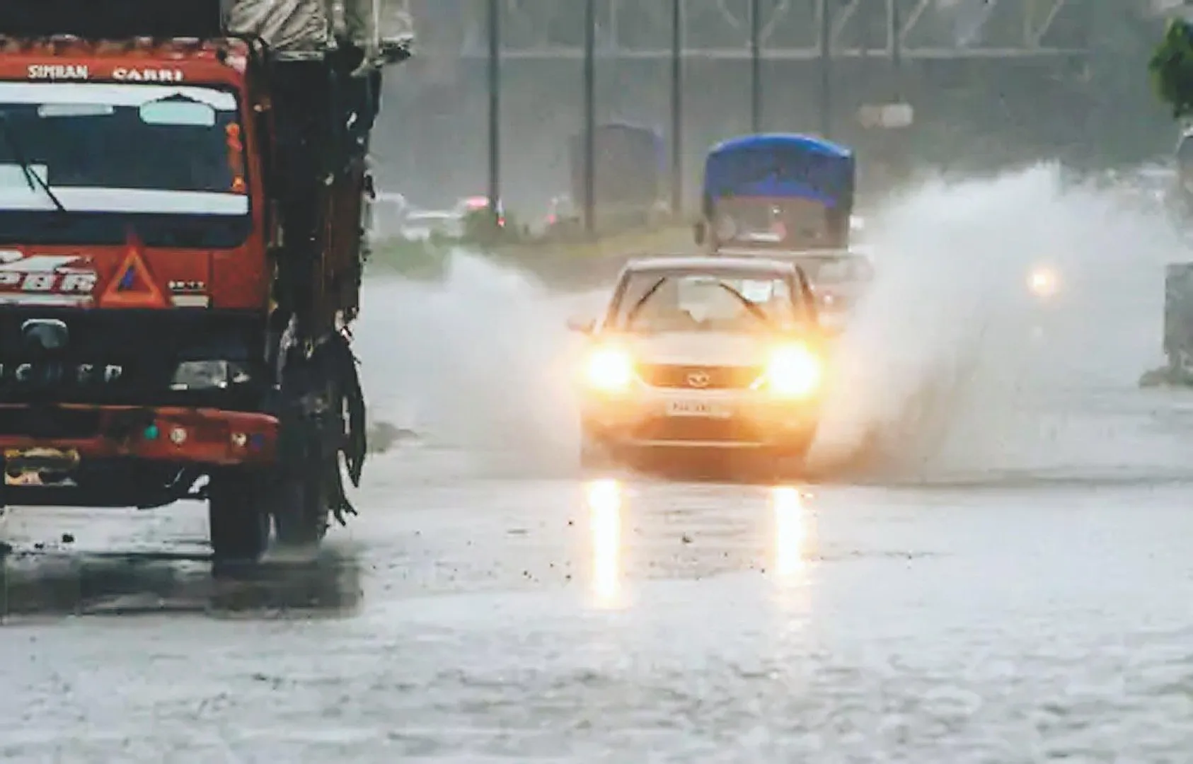 maharashtra-rain-flood-10-dead-11800-rescued
