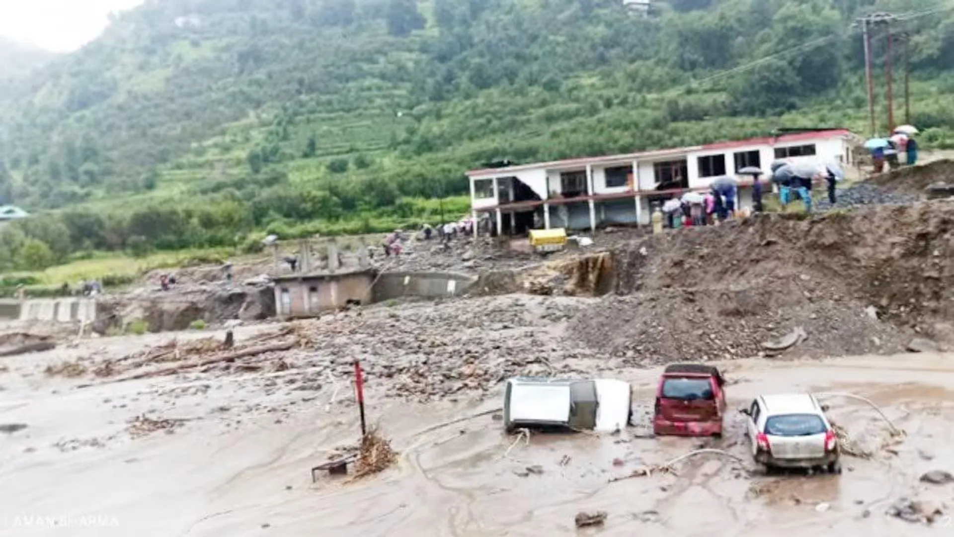 cloudburst-landslide-himachal-bilaspur-mandi-flood-updates