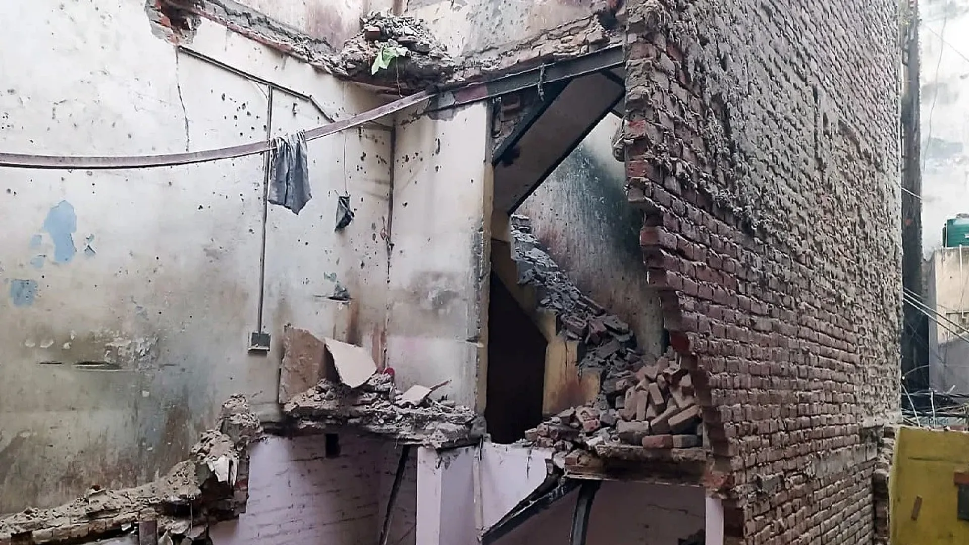 thane-building-collapse-woman-dead