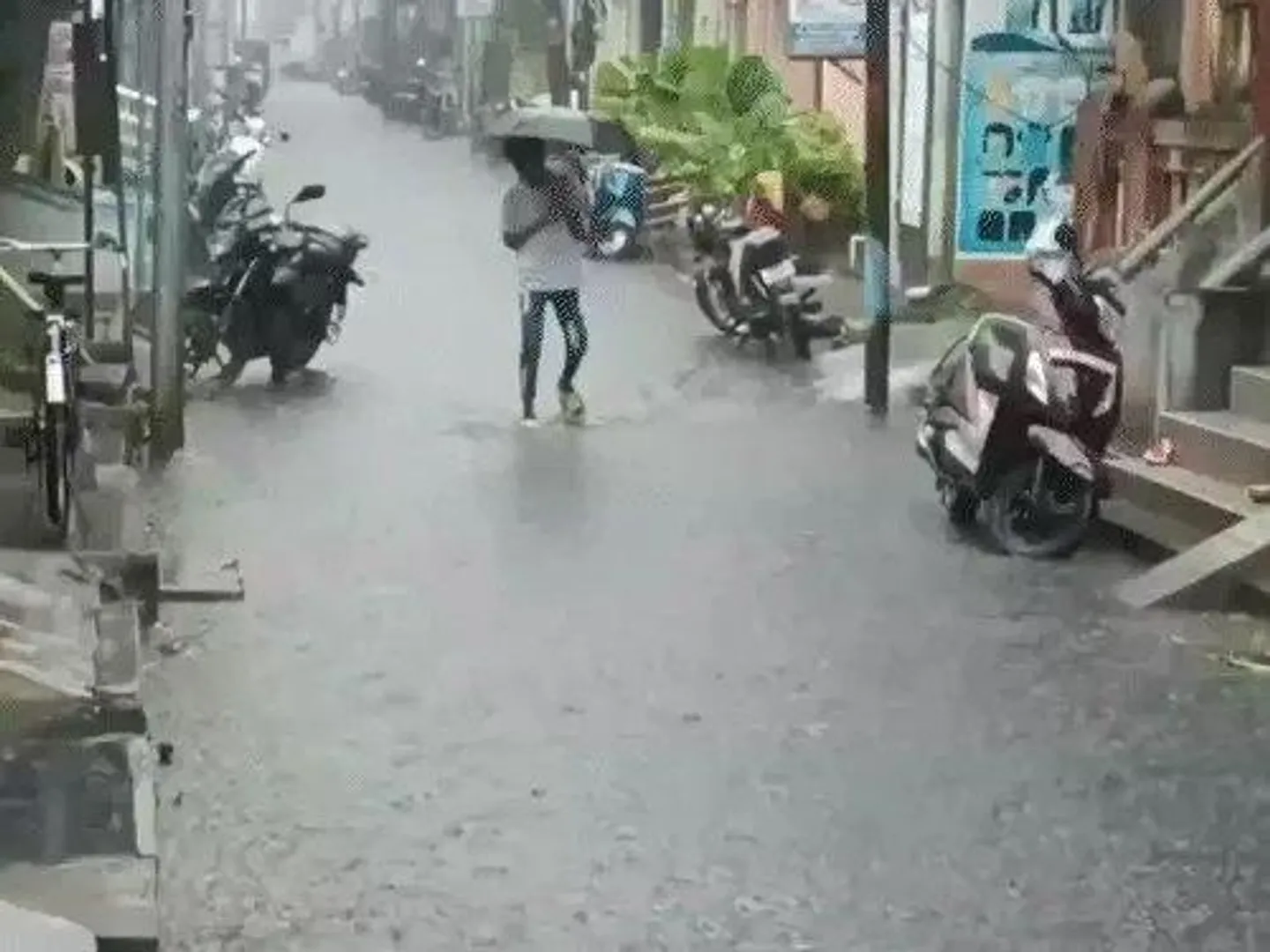 tamilnadu-heavy-rain-schools-closed-cyclone-alert-kerala-andhra