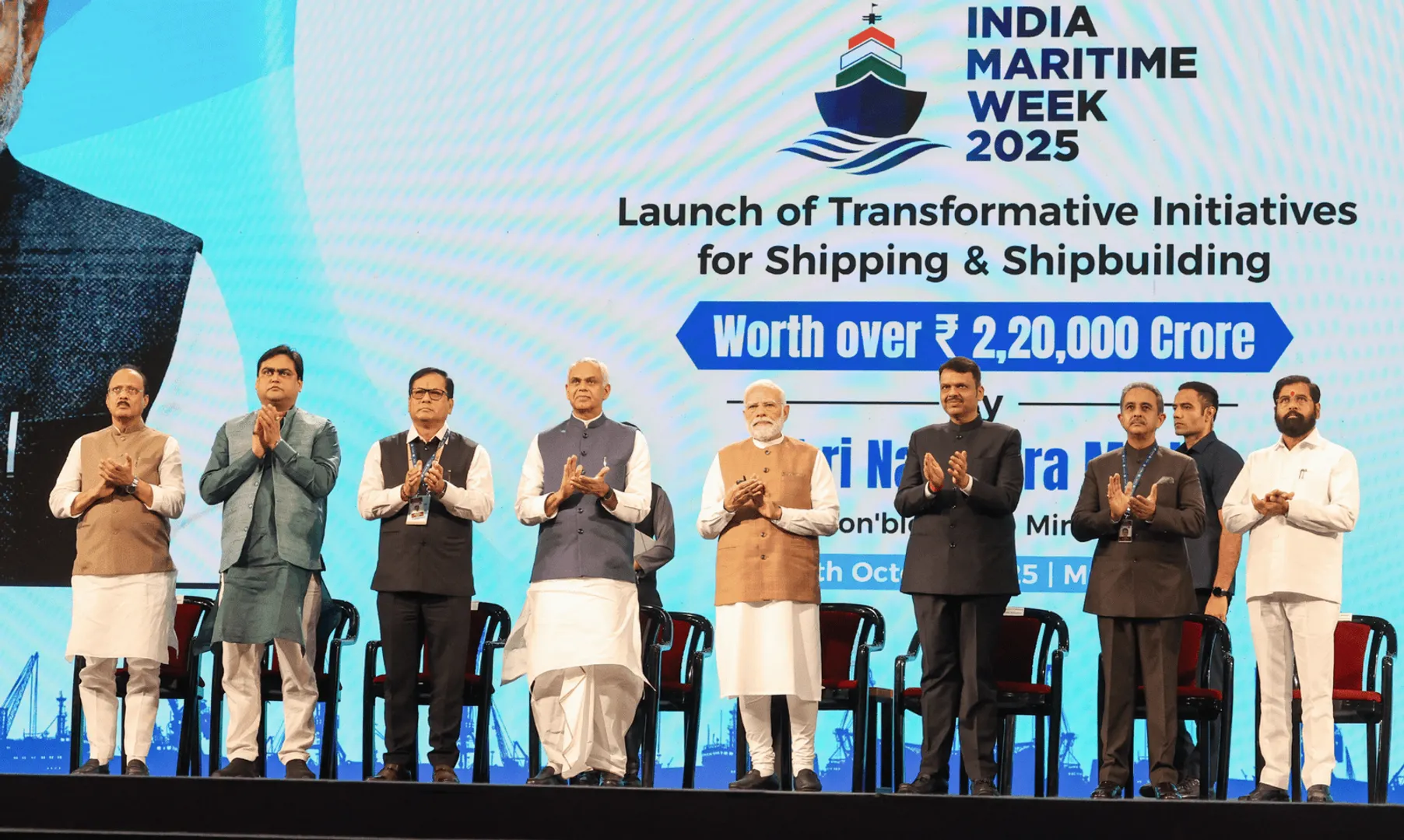 इंडिया मैरीटाइम वीक 2025 में बोले प्रधानमंत्री मोदी — भारत बनेगा ग्लोबल ब्लू इकोनॉमी का केंद्र, 2.2 लाख करोड़ के प्रोजेक्ट्स का शुभारंभ