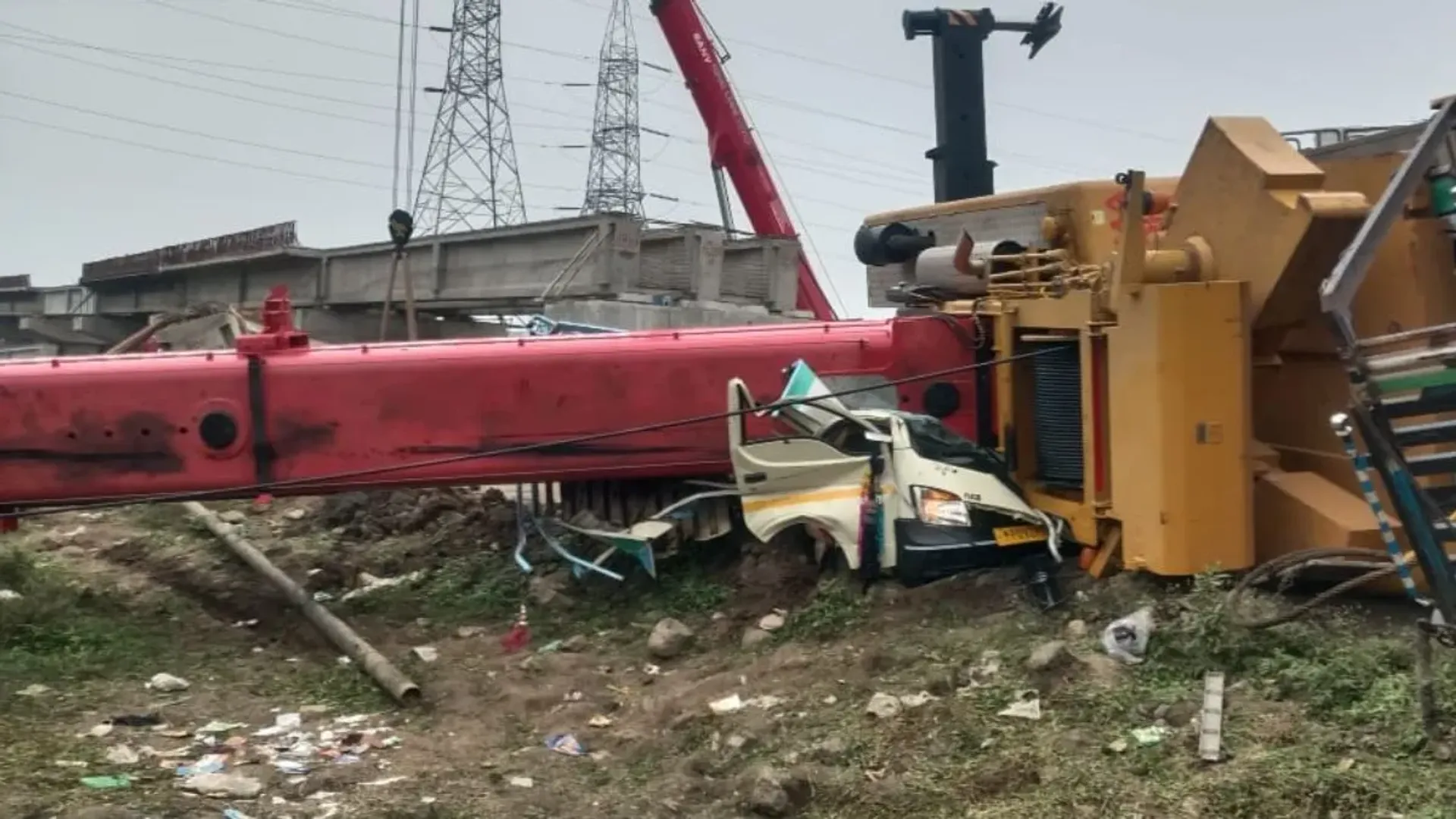 pithampur-railway-bridge-crane-collapse-two-killed