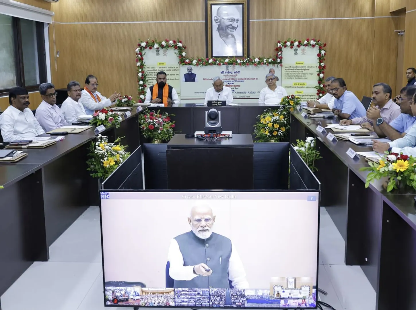 pm-modi-interacts-with-bihar-youth-nitish-kumar-thanks-for-development