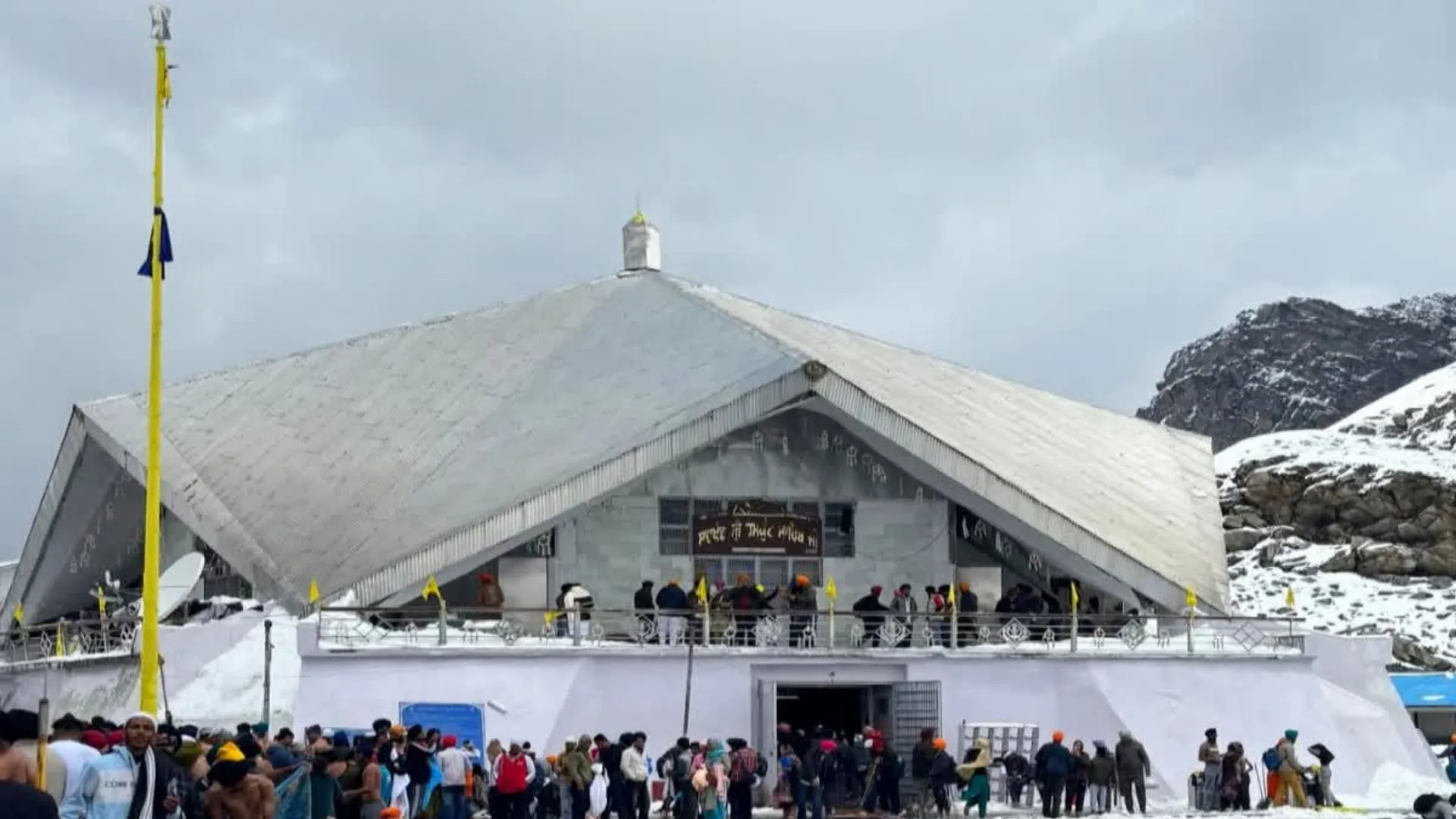 hemkund-sahib-closed-for-winter-after-record-pilgrimage-season