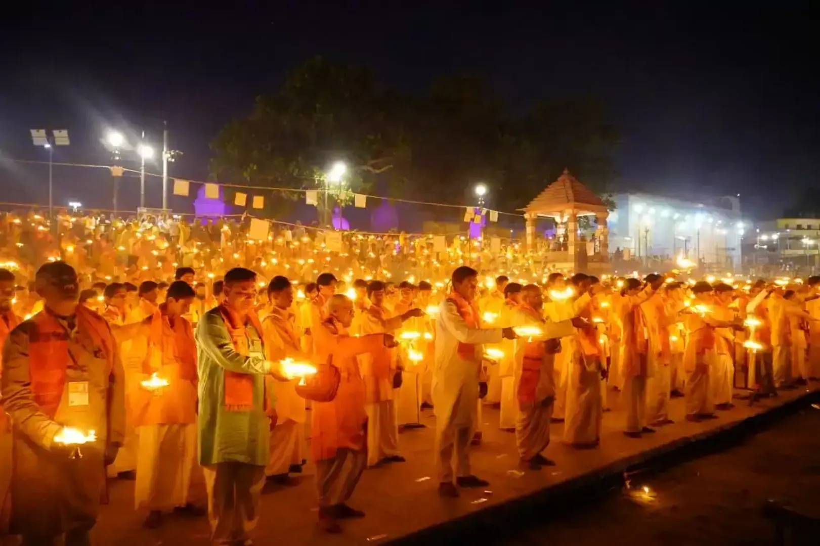ayodhya-saryu-aarti-world-record-2100-women-students