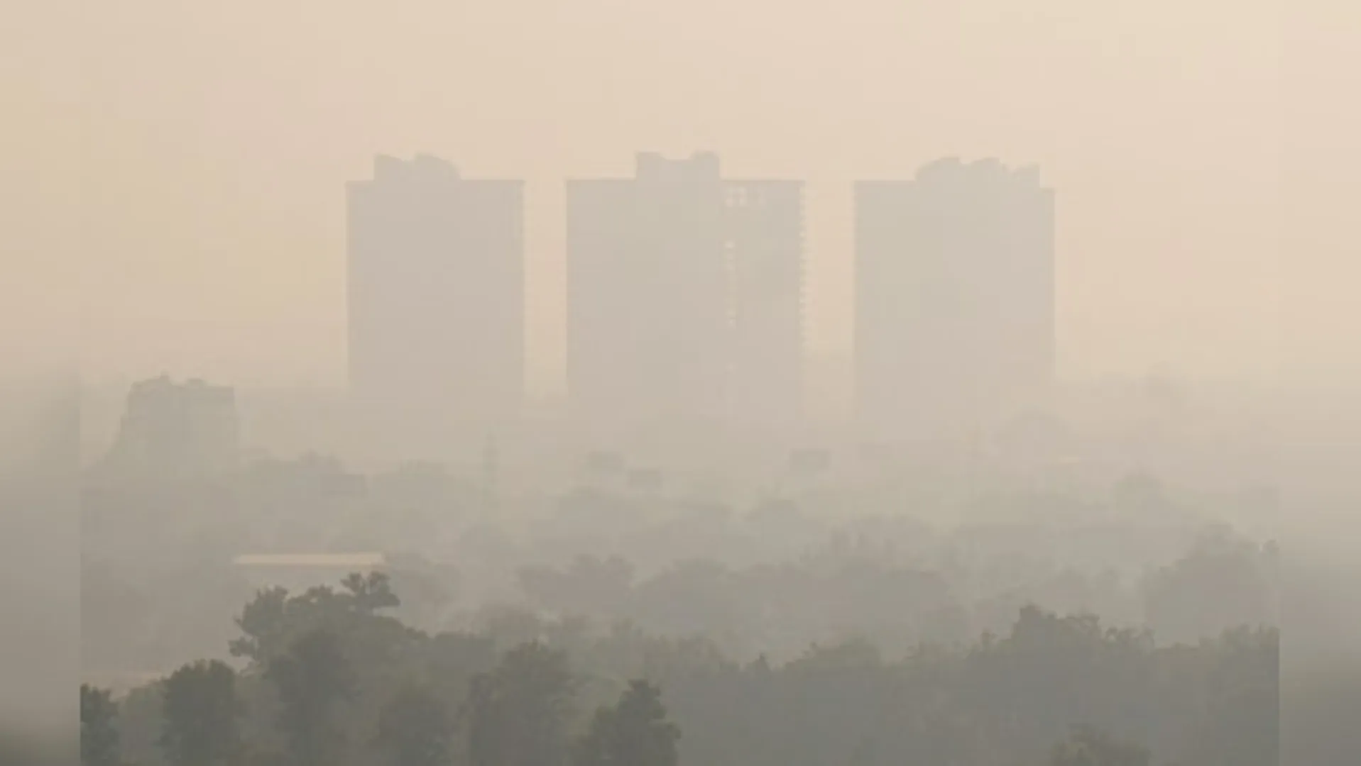 delhi-air-quality-worsens-on-diwali-aqi-crosses-300