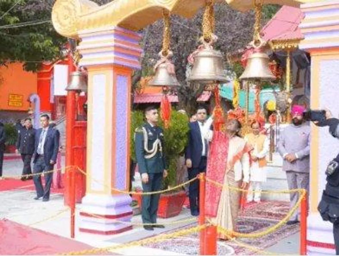 president-droupadi-murmu-visits-kaichi-dham-nainital