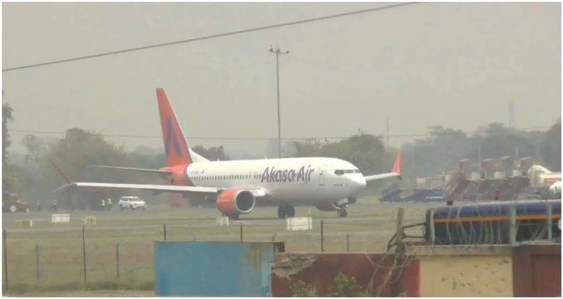 varanasi-flight-emergency-door-passenger-detained-flight-delayed