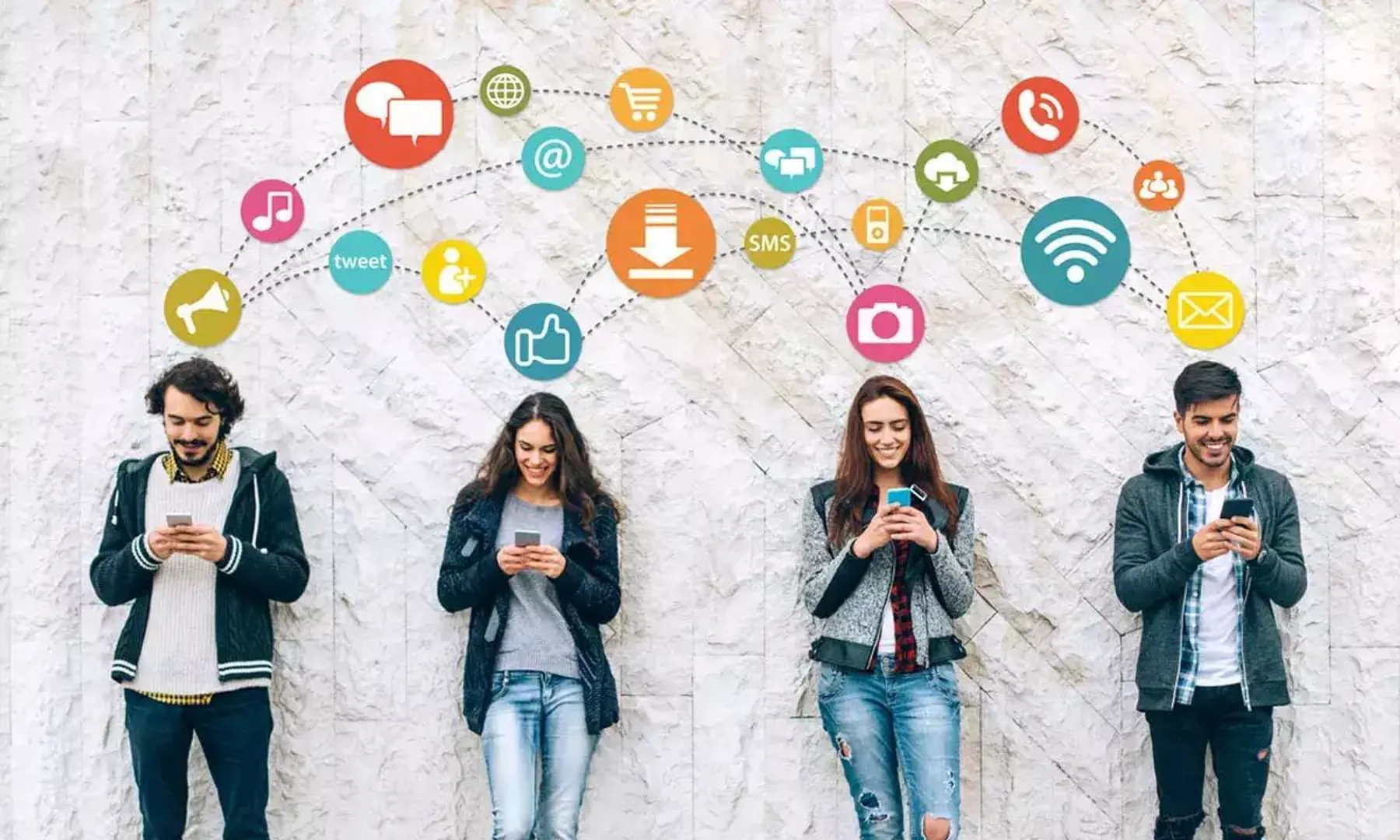 Indians spend 1.1 lakh crore hours on smartphones, making influencers, creator richer