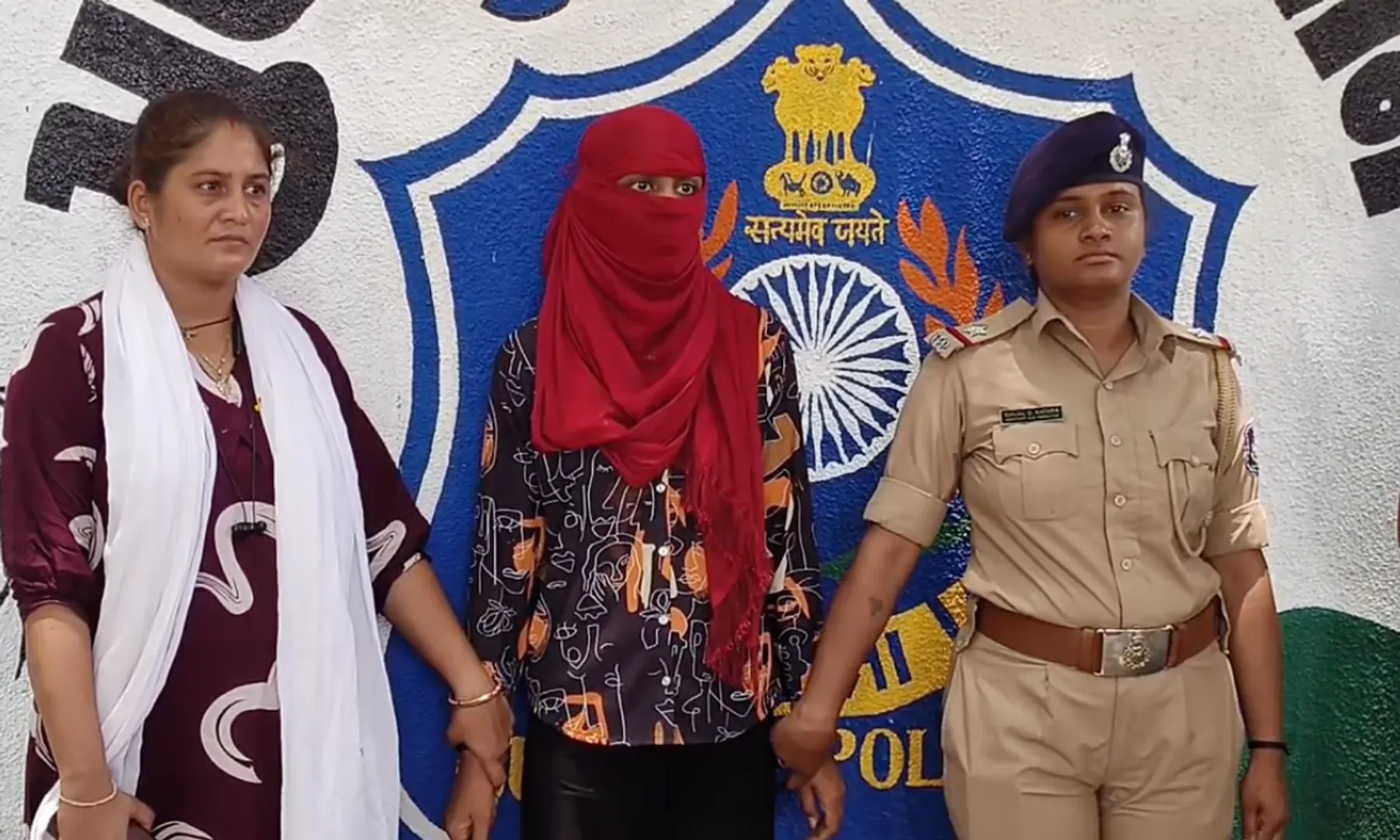 School teacher arrested for kidnapping, sexually abusing teen