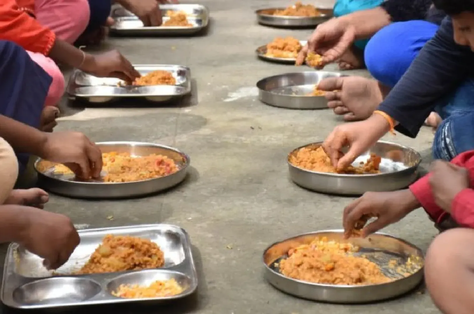 Snake found in school mid-day meal,