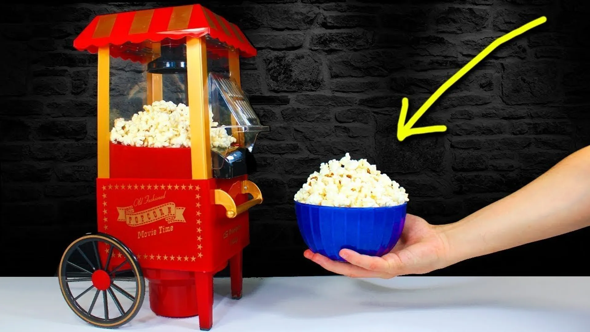 UP govt distributes free popcorn-making machines to Bhurji community in Jhansi