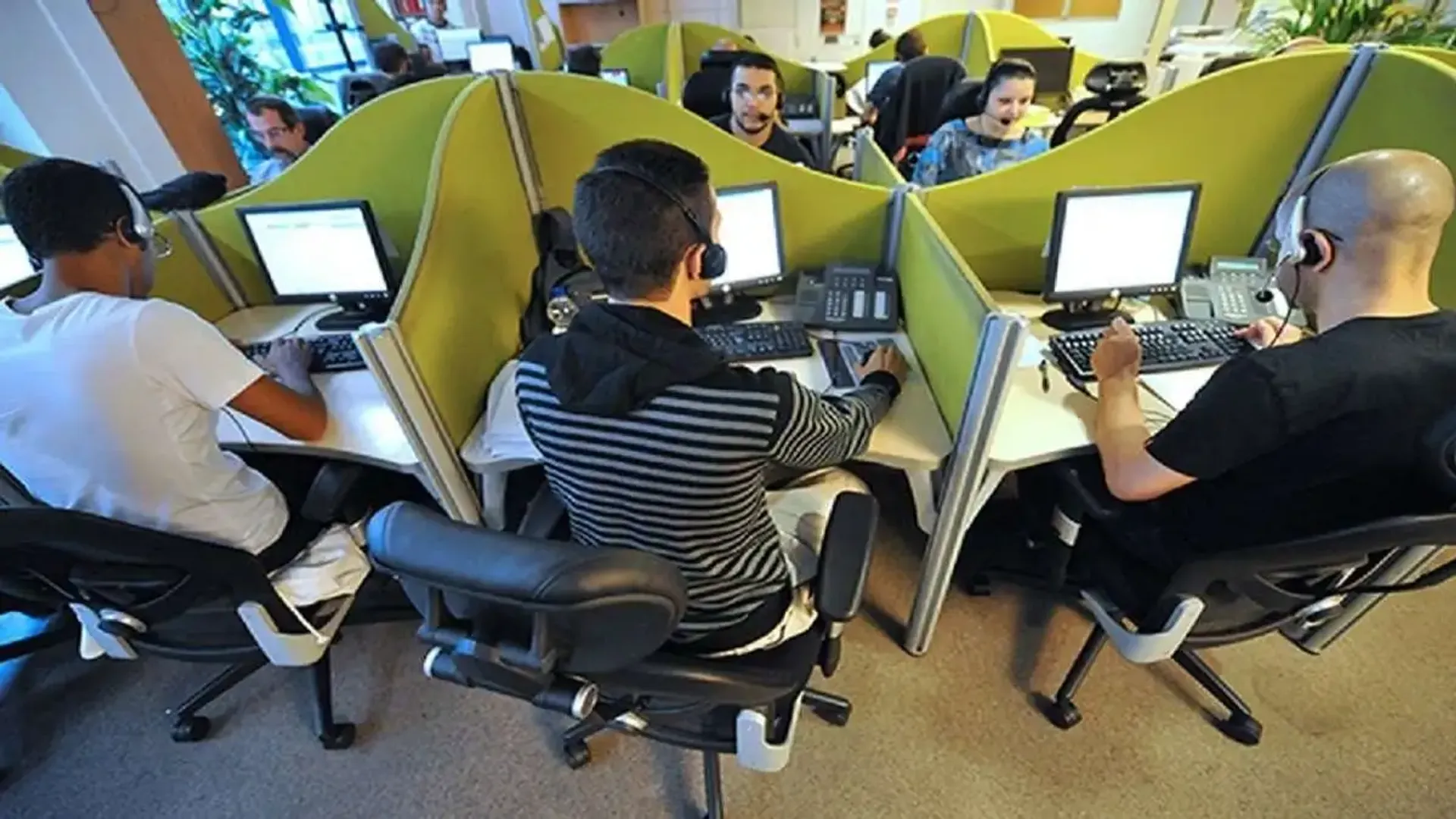 Noida fake job call centre busted, 14 arrested