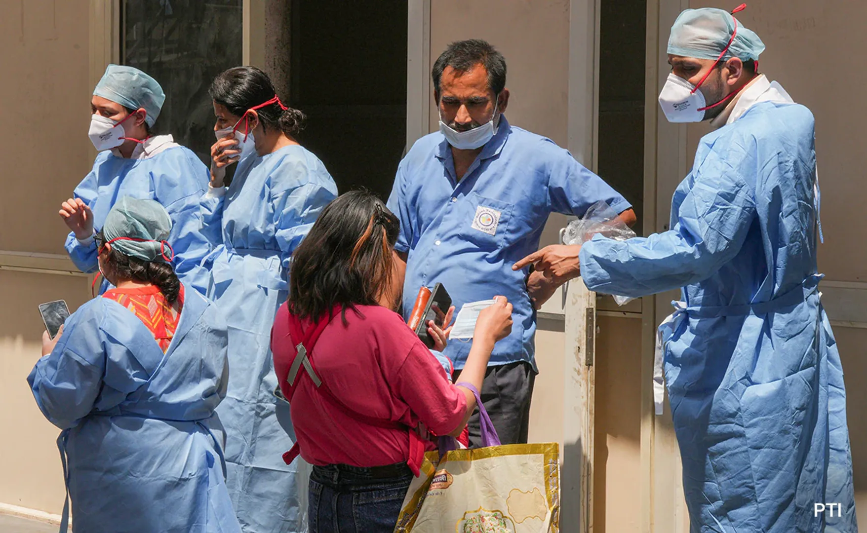 More than 100 new Covid cases reported in Delhi