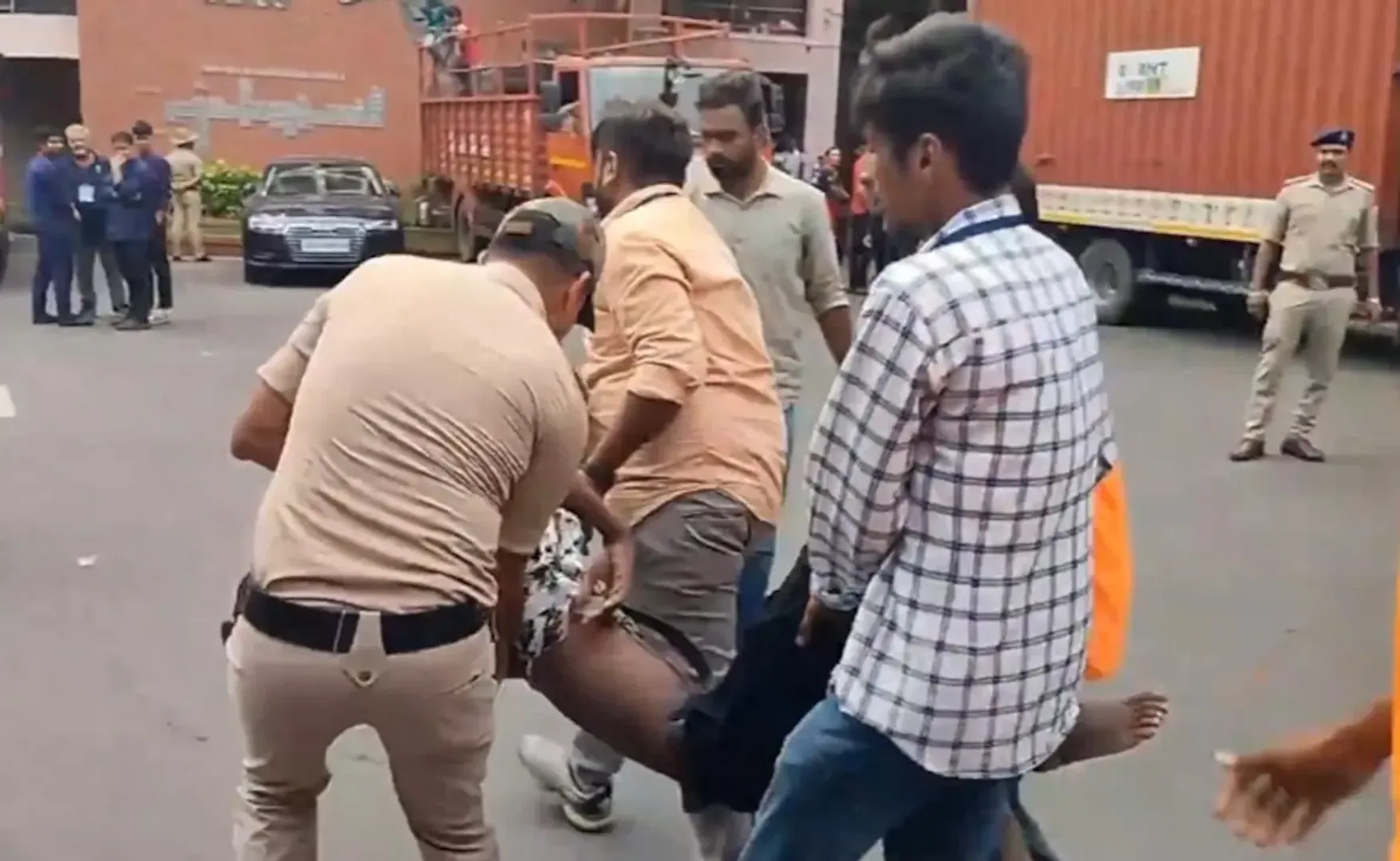 Bengaluru Stampede: Father cries for son's body, asks not to do postmerturm