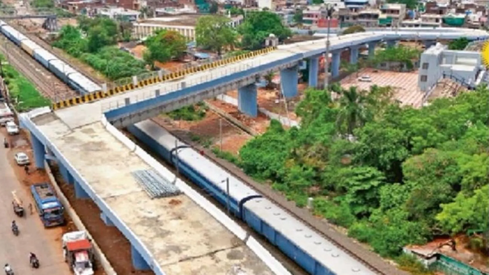  Bhopal’s new bridge with 90-degree turn raises questions; officials justify the design. post image