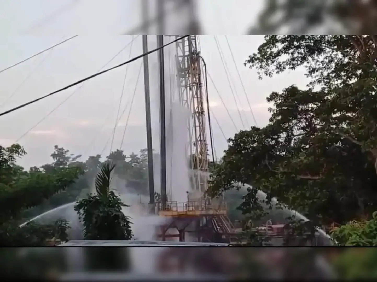 ongc-well-blowout-gas-leak-continues-for-fifth-day-most-experienced-team-engaged