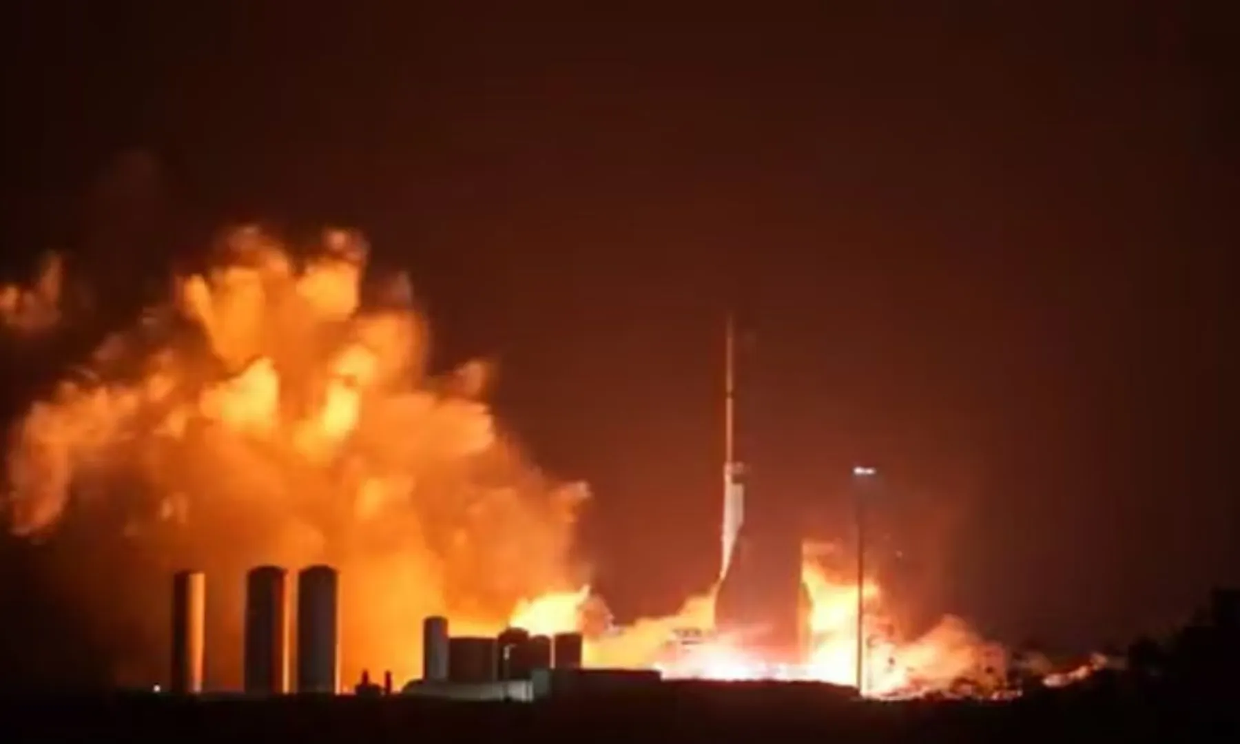 SpaceX’s starship rocket explodes during static fire test  Watch