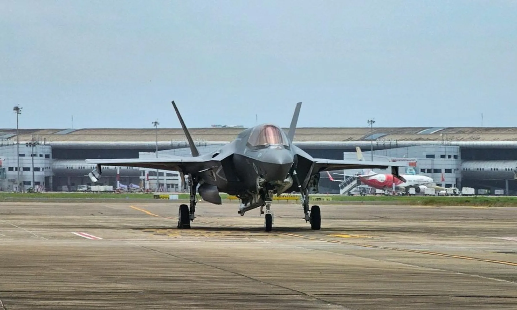  How UK plans to fly home its stranded F-35B from Kerala – Piece by piece post image