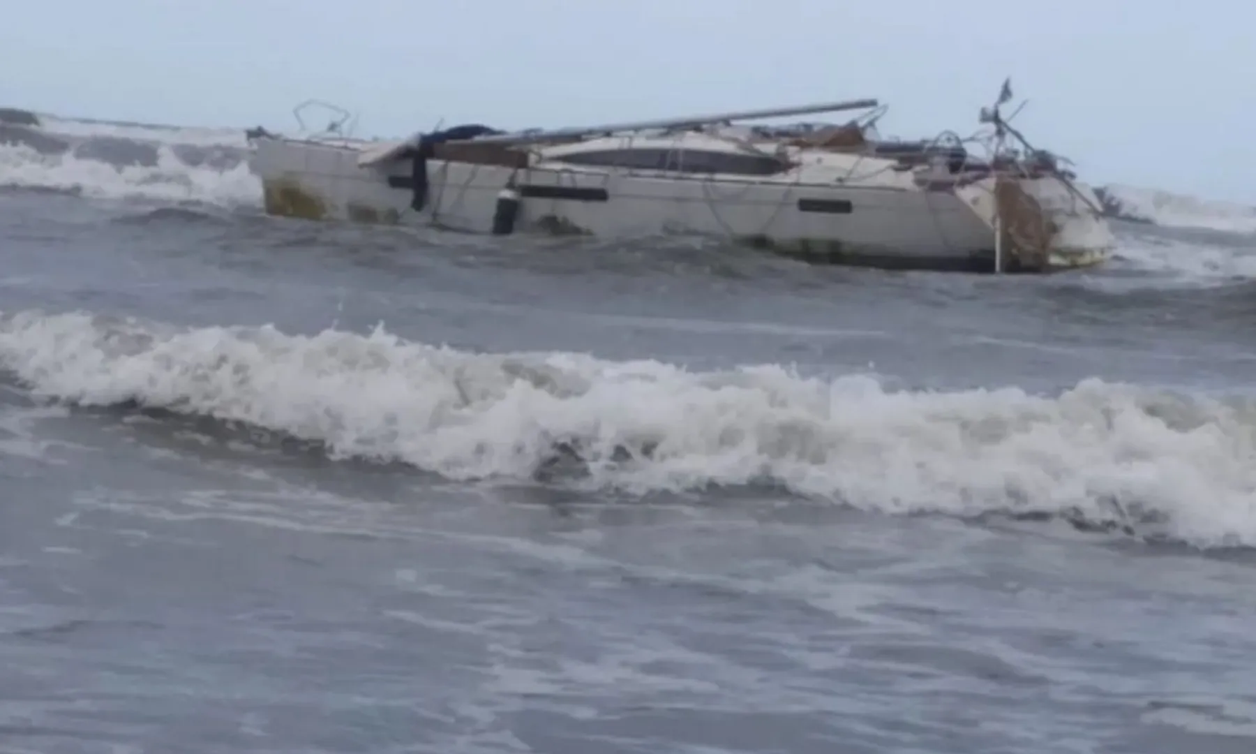Boat with foreign markings found near Raigad coastline