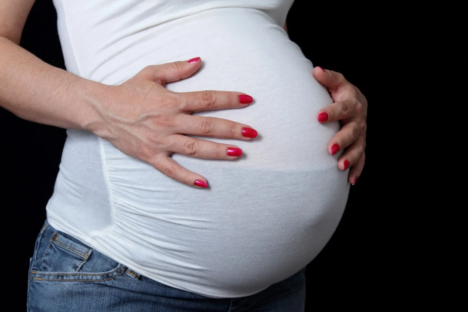  Russia pays ₹1 lakh to school girls to get pregnant; Here's why post image