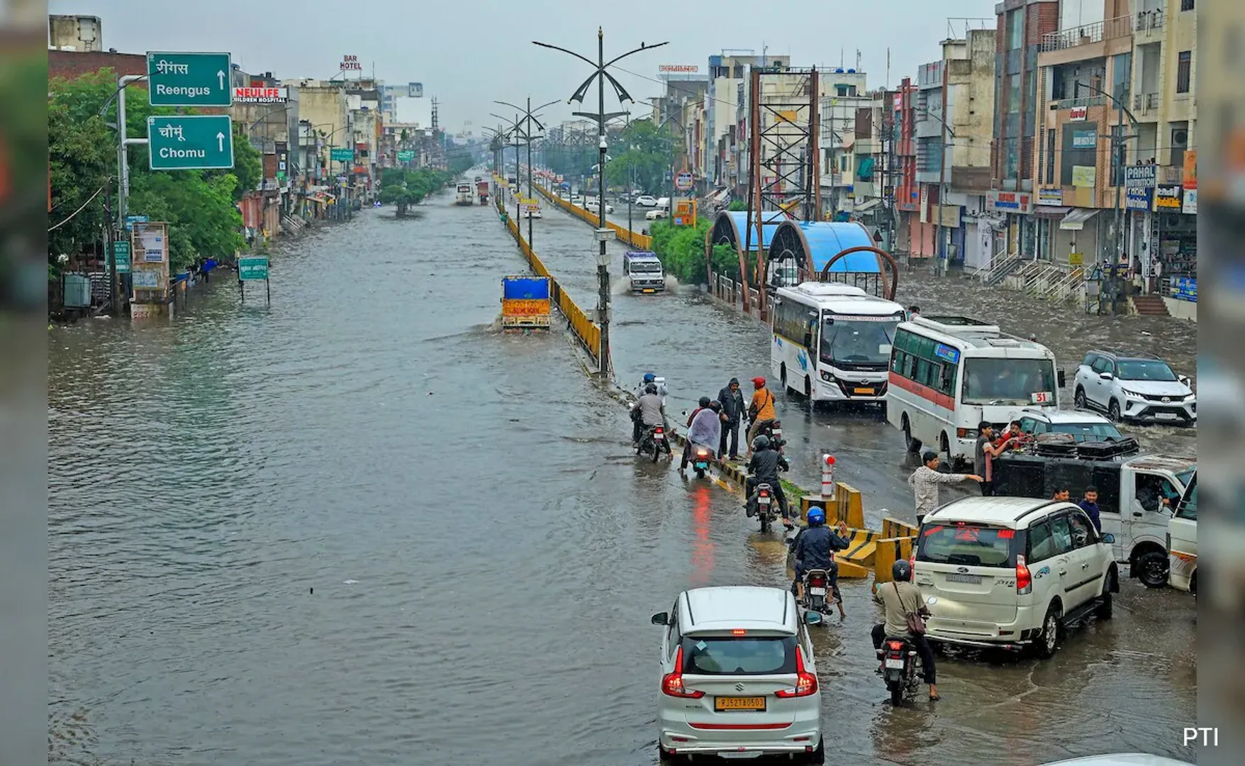  Heavy rain hits Rajasthan: Rivers overflow, cities flooded, and 12 dead post image