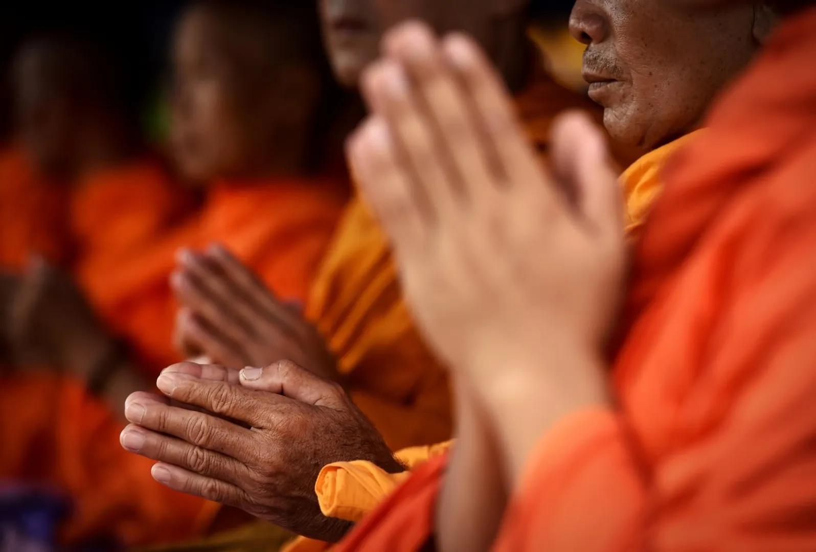 250716-buddhist-monks-thailand-mb-0804-22e8a9
