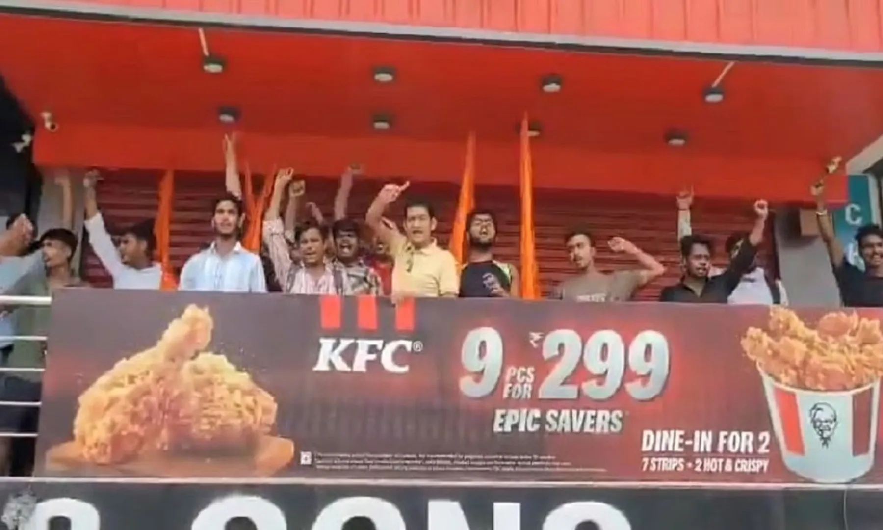  Meat sale protest: Hindu Raksha Dal shuts down KFC and Nazeer Foods in Ghaziabad during Sawan post image