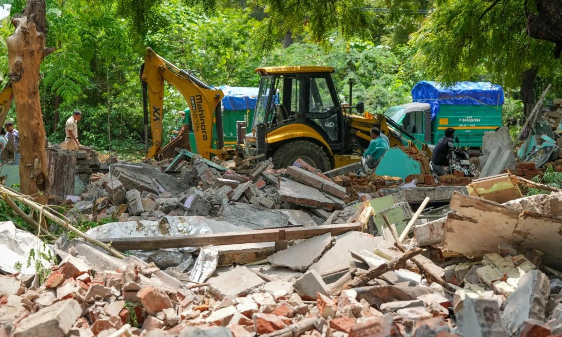 Mega demolition drive in Gandhinagar, clears 700 illegal encroachments on Sabarmati riverbank post image