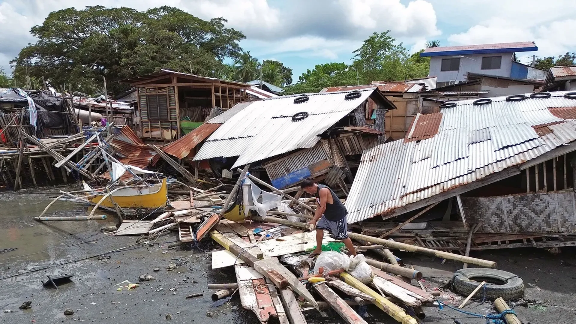  Massive 7.6 magnitude earthquake hits Philippines, causes tsunami warning post image