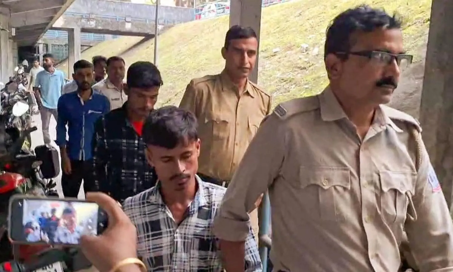  Durgapur rape case: Police rule out gang rape, arrest victim’s friend post image
