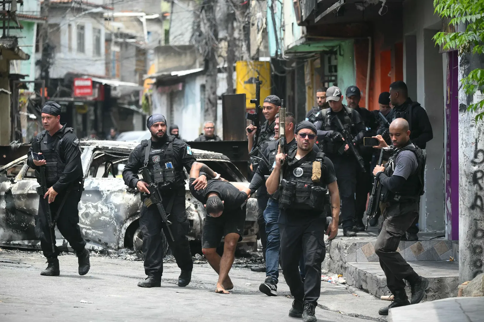  64 killed in Rio’s biggest raid against Red Command; 4 cops dead, 80+ arrests post image